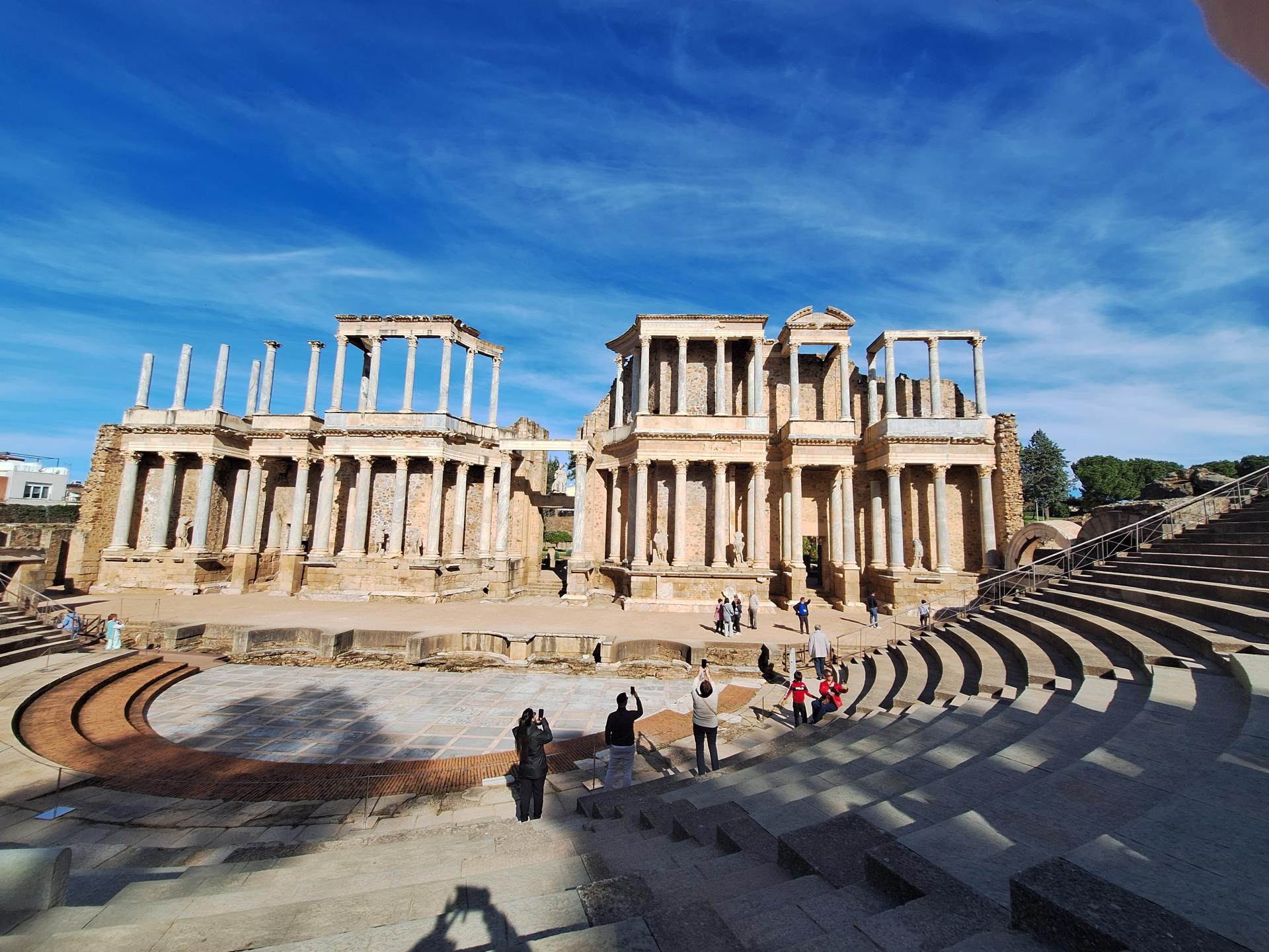 THEATRE ROMAIN